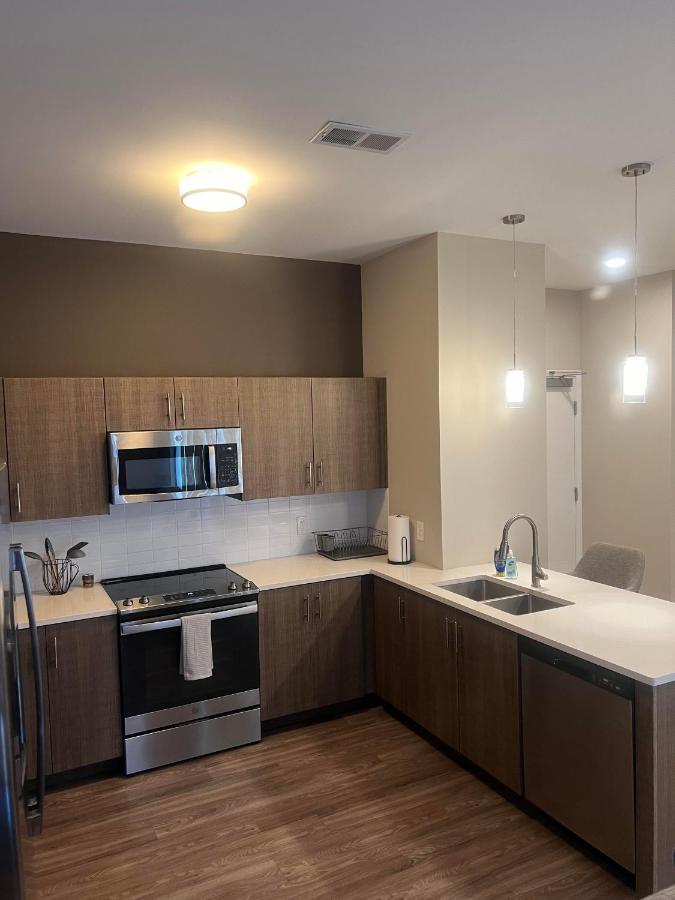 End Of Summer Deals!! Modern 2 Bed 1 Bedroom In Heart Of Midtown Kansas City! Εξωτερικό φωτογραφία